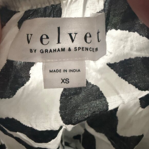 Velvet by Graham and Spencer Animal Print Off-Shoulder Top Short Sleeve Size XS - Picture 7 of 8